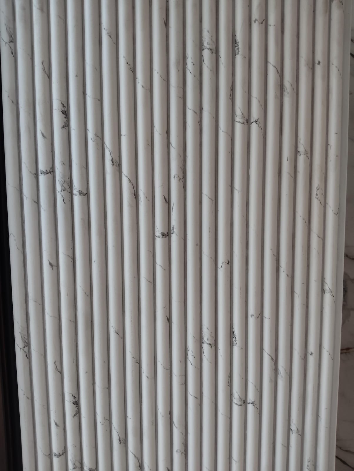 White Charcoal Louver and Plank | 9.5 Feet * 5 Inch